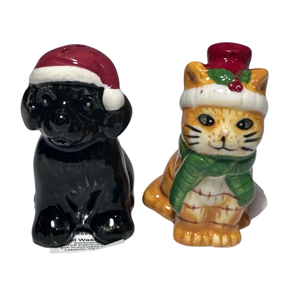 Cat & Dog Christmas holiday salt & pepper shakers Cracker Barrel
